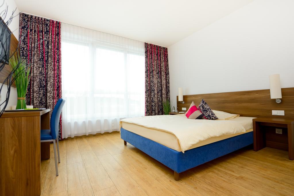 Zar-Hotel Vitalis Регенсбург Экстерьер фото