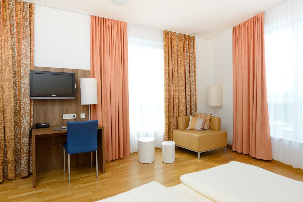 Zar-Hotel Vitalis Регенсбург Экстерьер фото