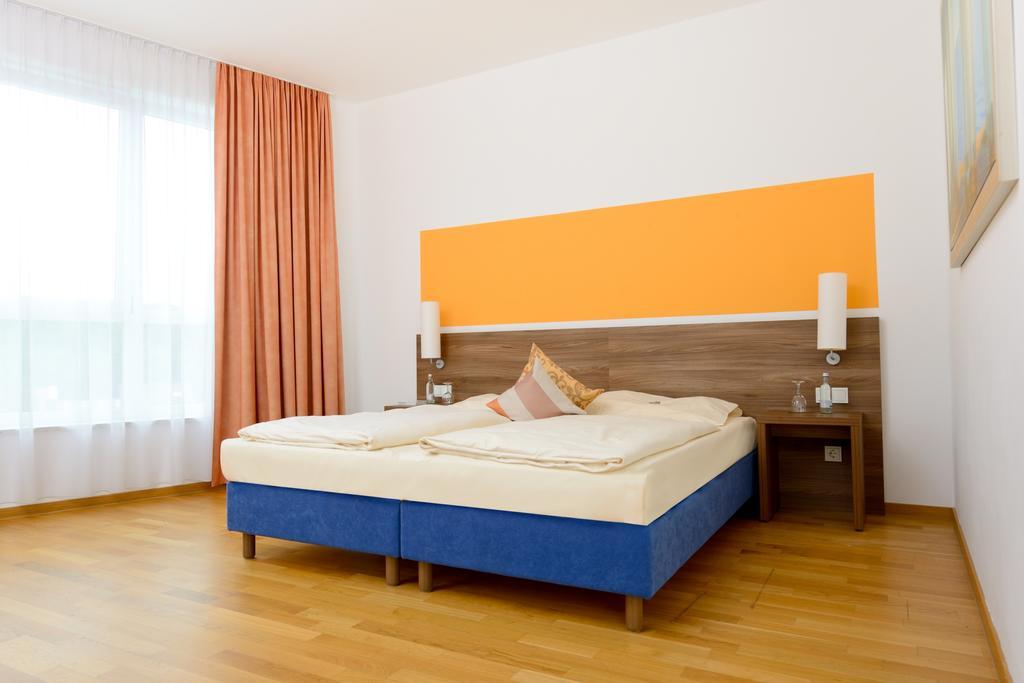 Zar-Hotel Vitalis Регенсбург Экстерьер фото