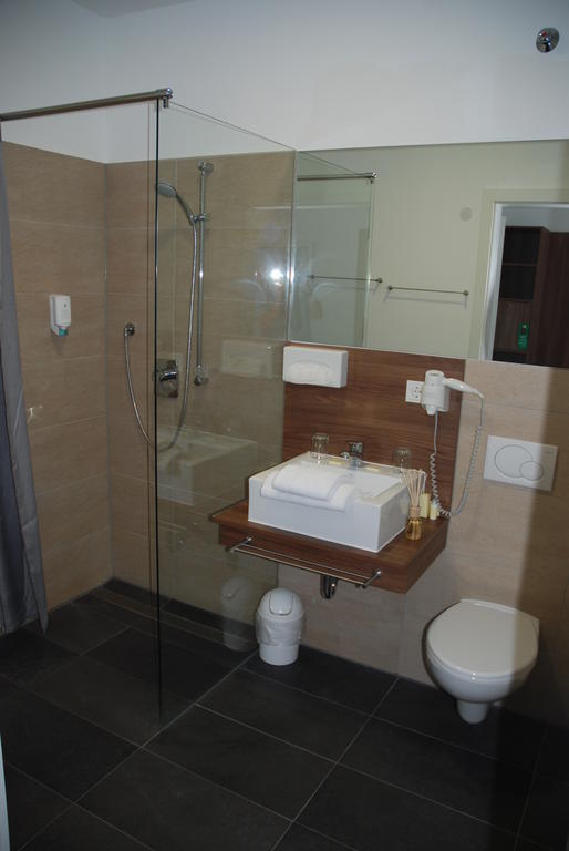 Zar-Hotel Vitalis Регенсбург Номер фото